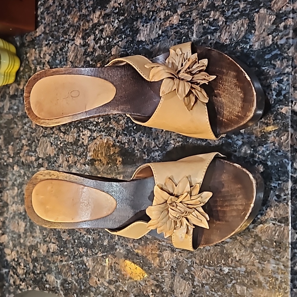 Pre owned Aldo high heel shoes size 7: